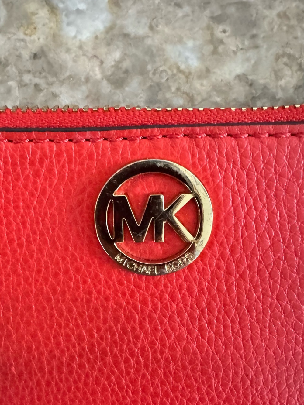Michael Kors Red Pebbled Leather Key Card Holder with Gold MK Emblem - Picture 5 of 7
